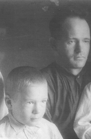 Семья К.А. Сахновского 1947г. Ст. Каменоломни