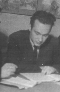 1949г. отец в Центр. Финанс. школе МПС.