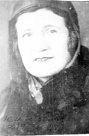 Мать Юлия Ивановна Чеботарёва-Сахновская 1938г.
